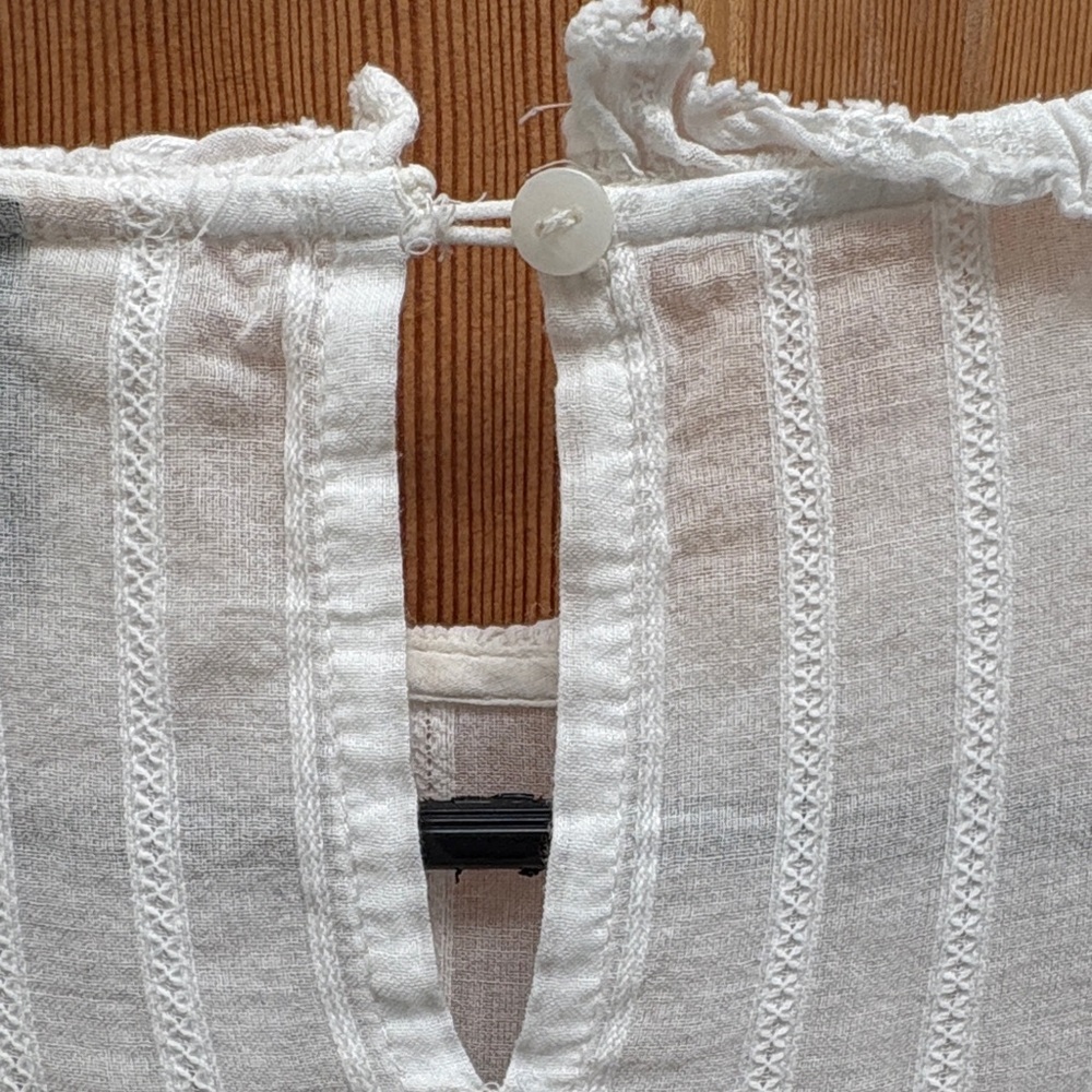 Universal Thread Victorian Style White Textured B… - image 3